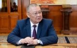 токон мамытов у президента.jpg