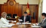 Жээнбеков нурсул ахмедова.jpg