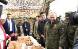 жээнбеков путин плюшки.jpg